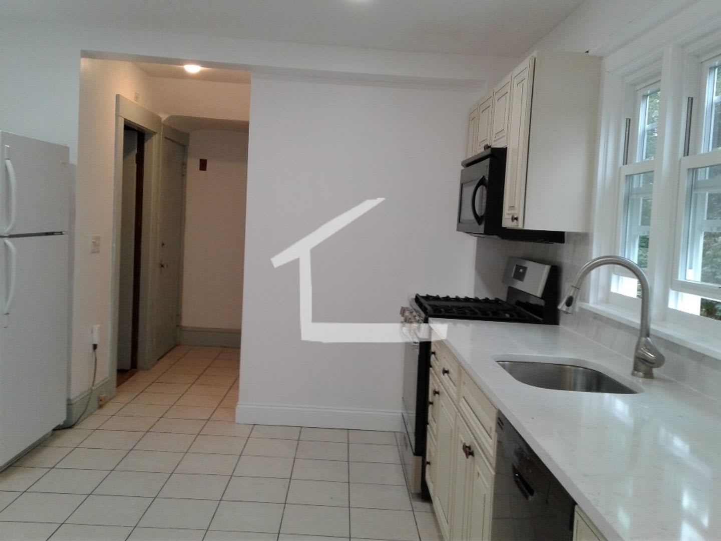 8 Bedroom No Broker Fee – photo 5