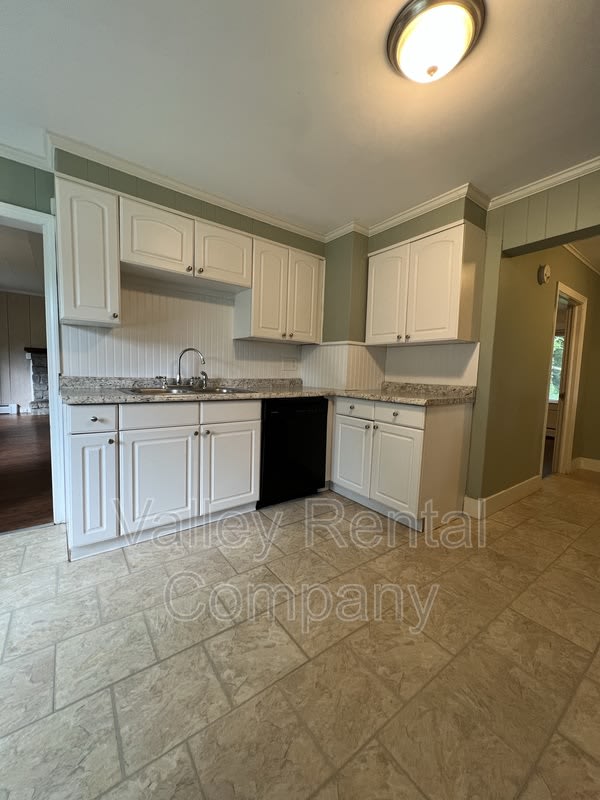 180 Amherst Road – photo 3