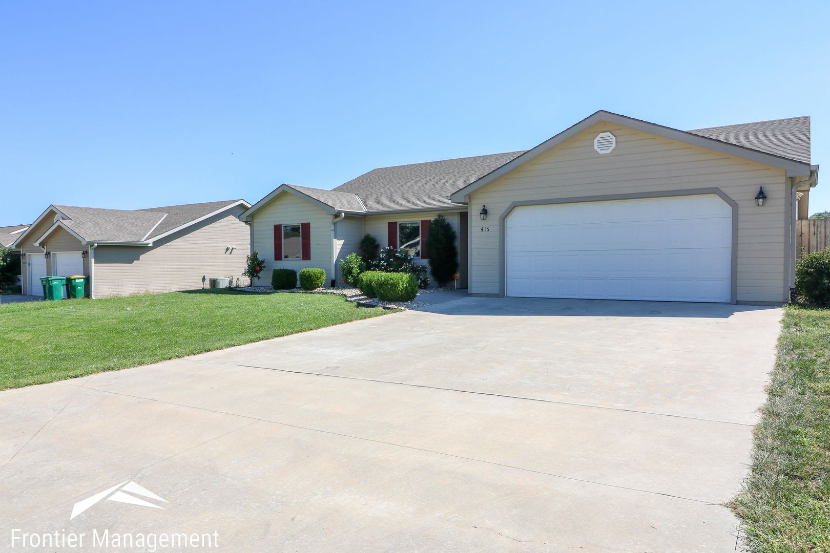 Beautiful 3 Bedroom Home In Great MHK Neighborhood! – photo 1