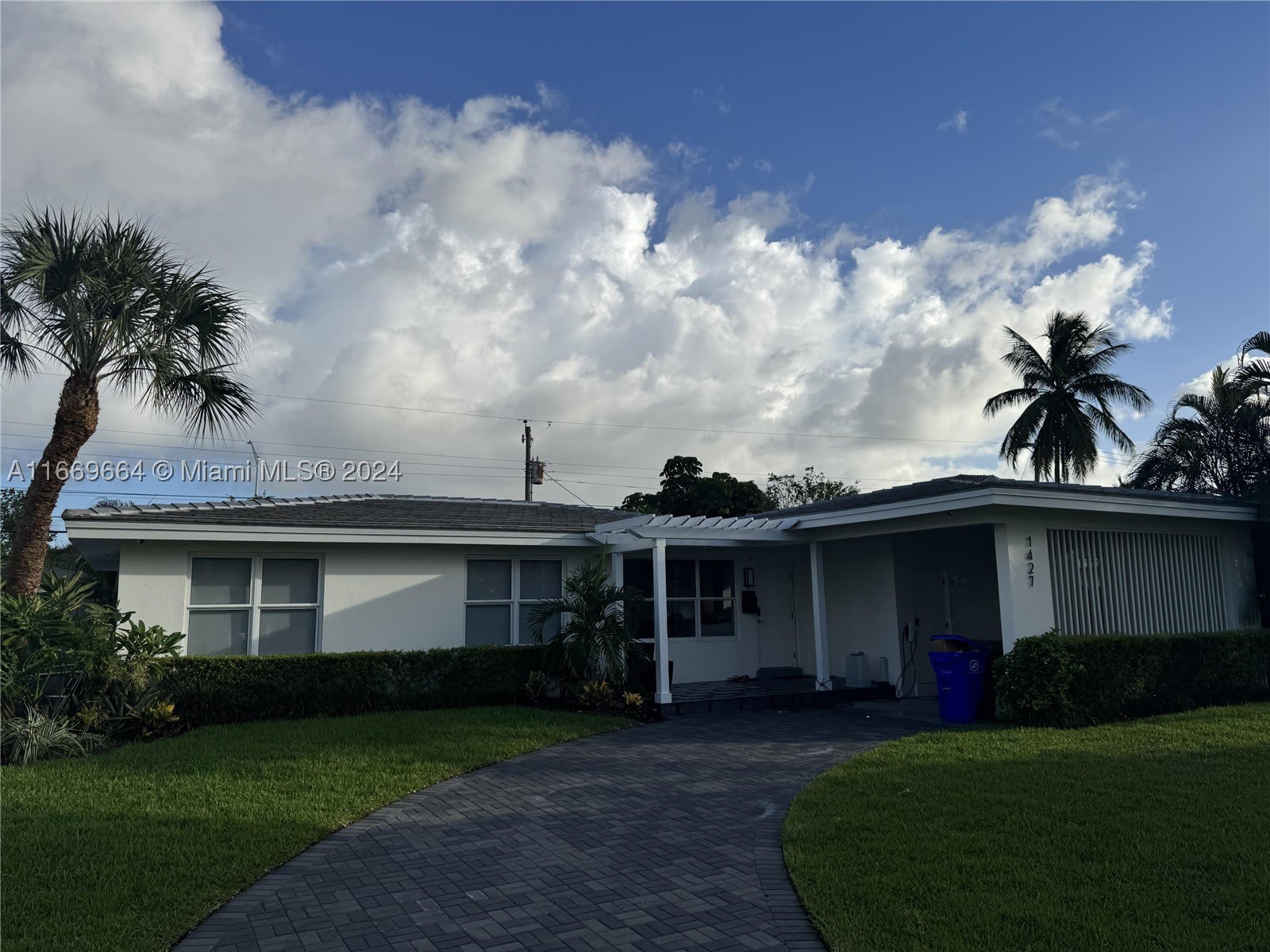 1427 NE 60th St – photo 1