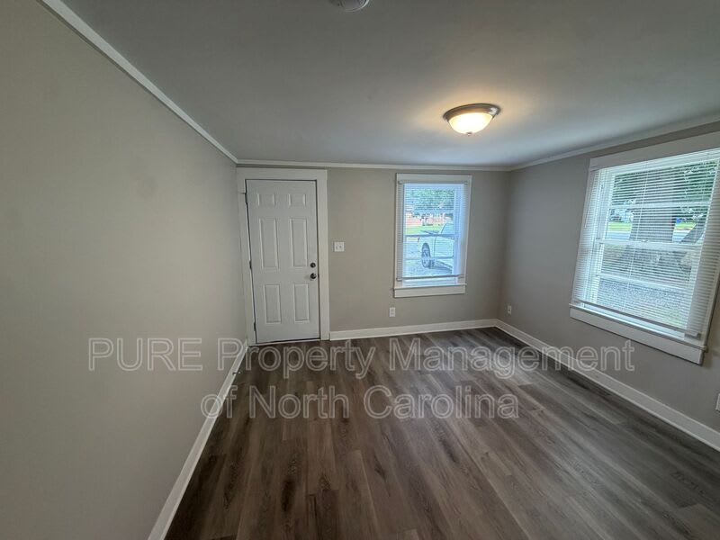 930 Dixie St – photo 1