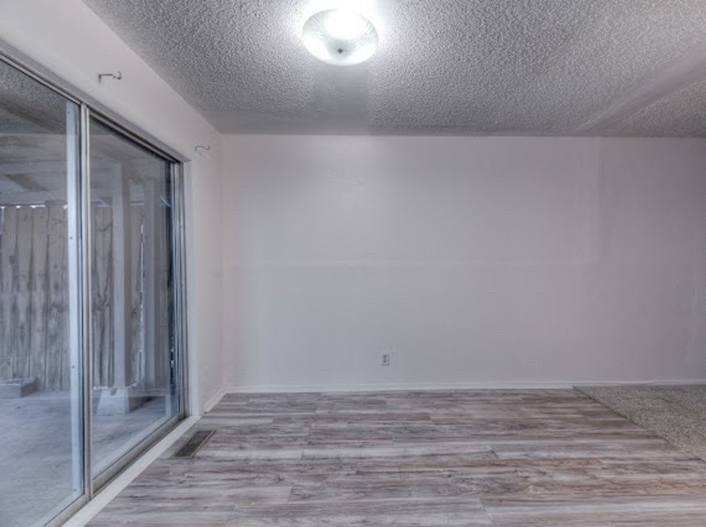 Updated 2 Bedroom Duplex With Attached Garage Covered Patio Move In Ready – photo 4