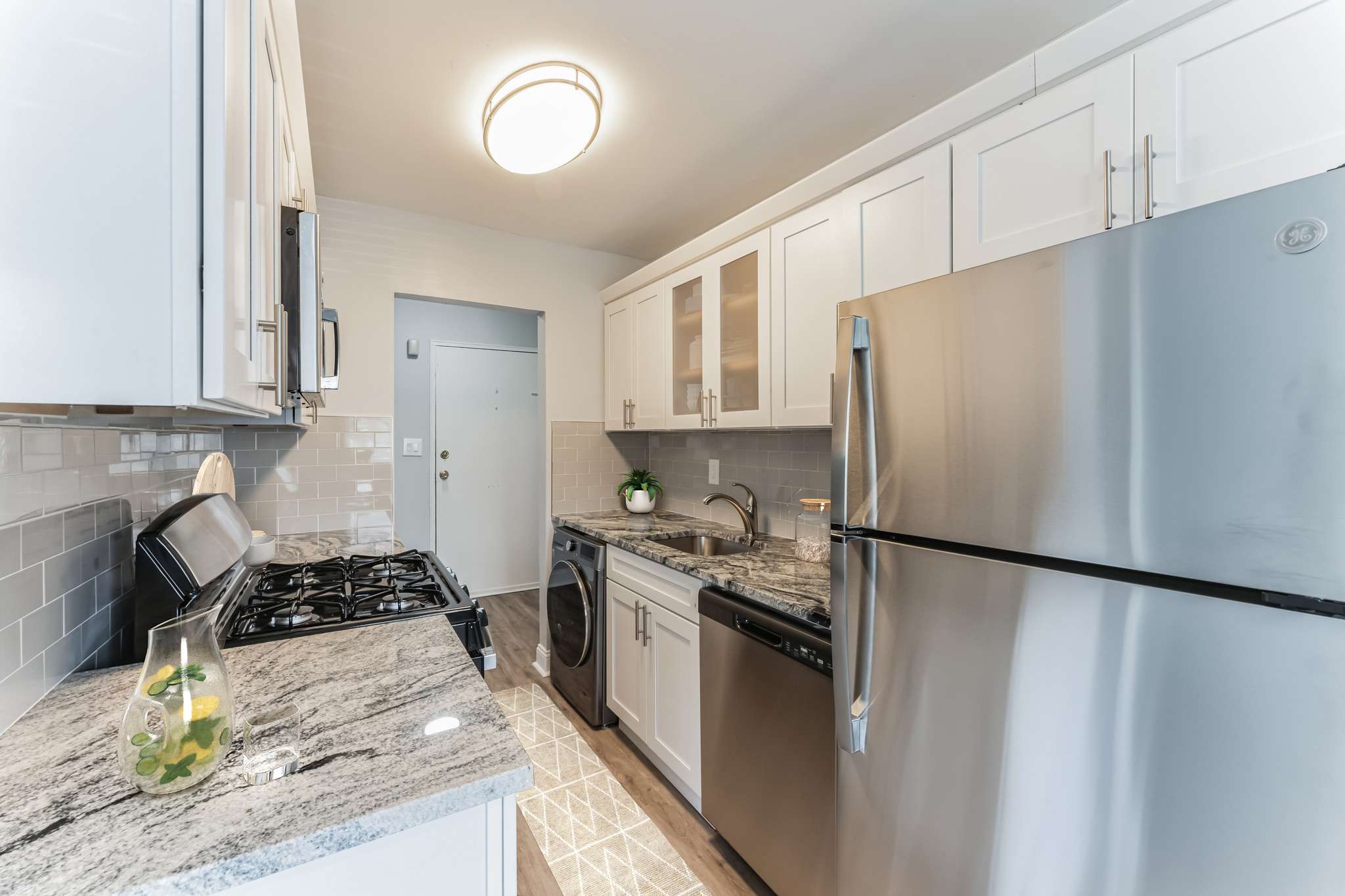 Mid Island Apartments – photo 2