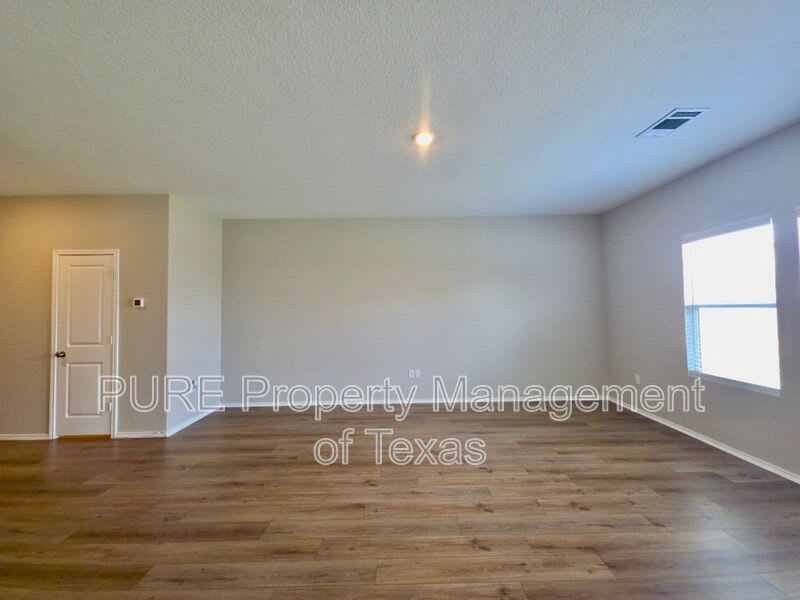 301 Freshwater Drive – photo 4
