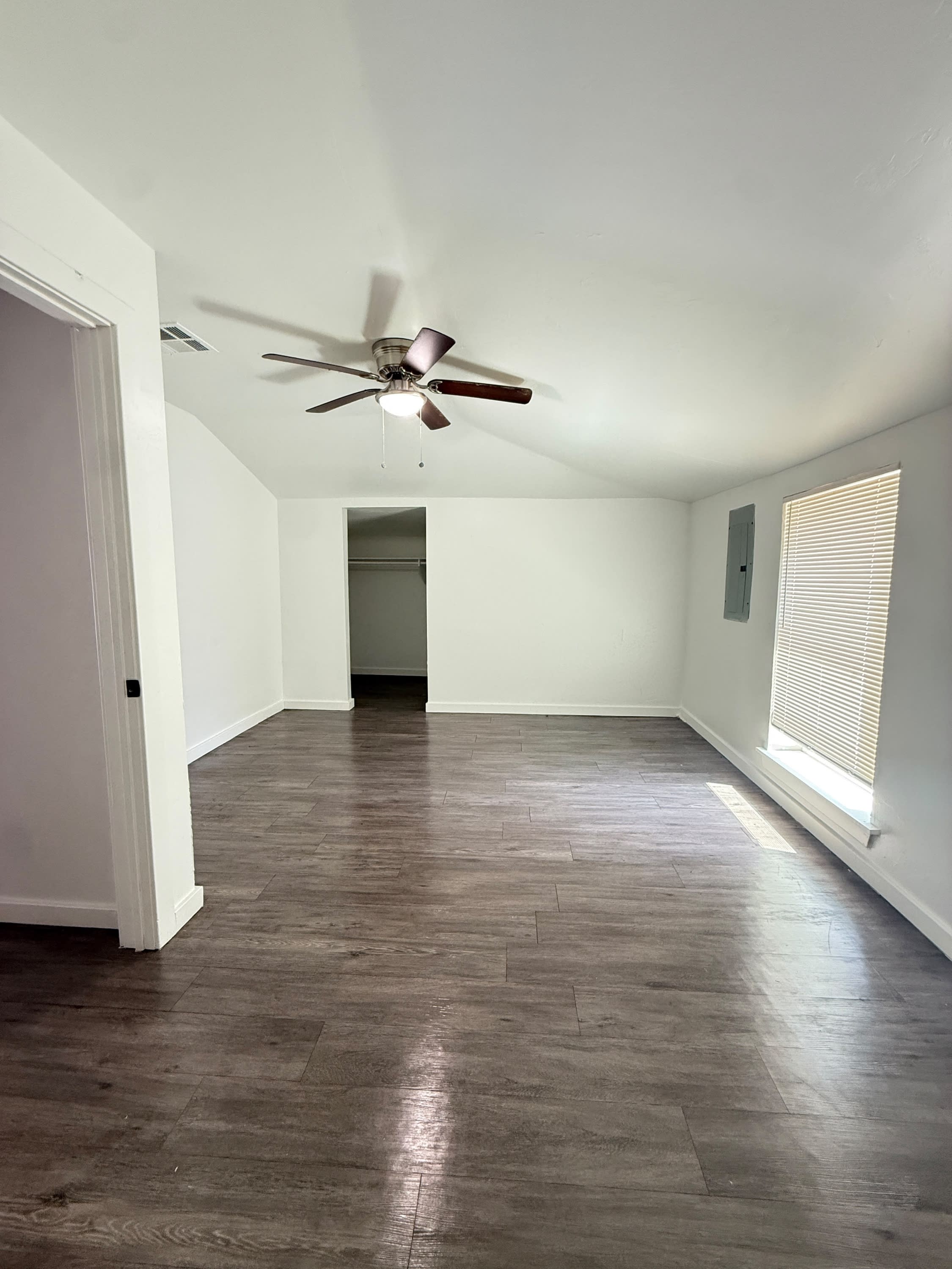 418 SW 32nd St – photo 5