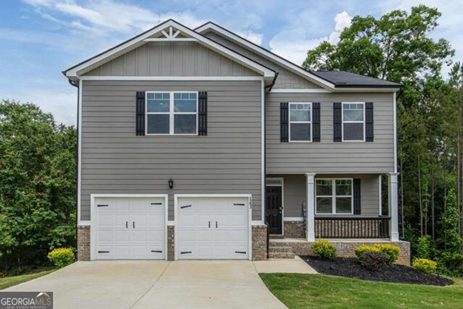 Like-New 4 bedroom 2.5 bathroom home with Custom Touches, open floor plan AND a Cul-de-sac lot! Must see! – photo 1