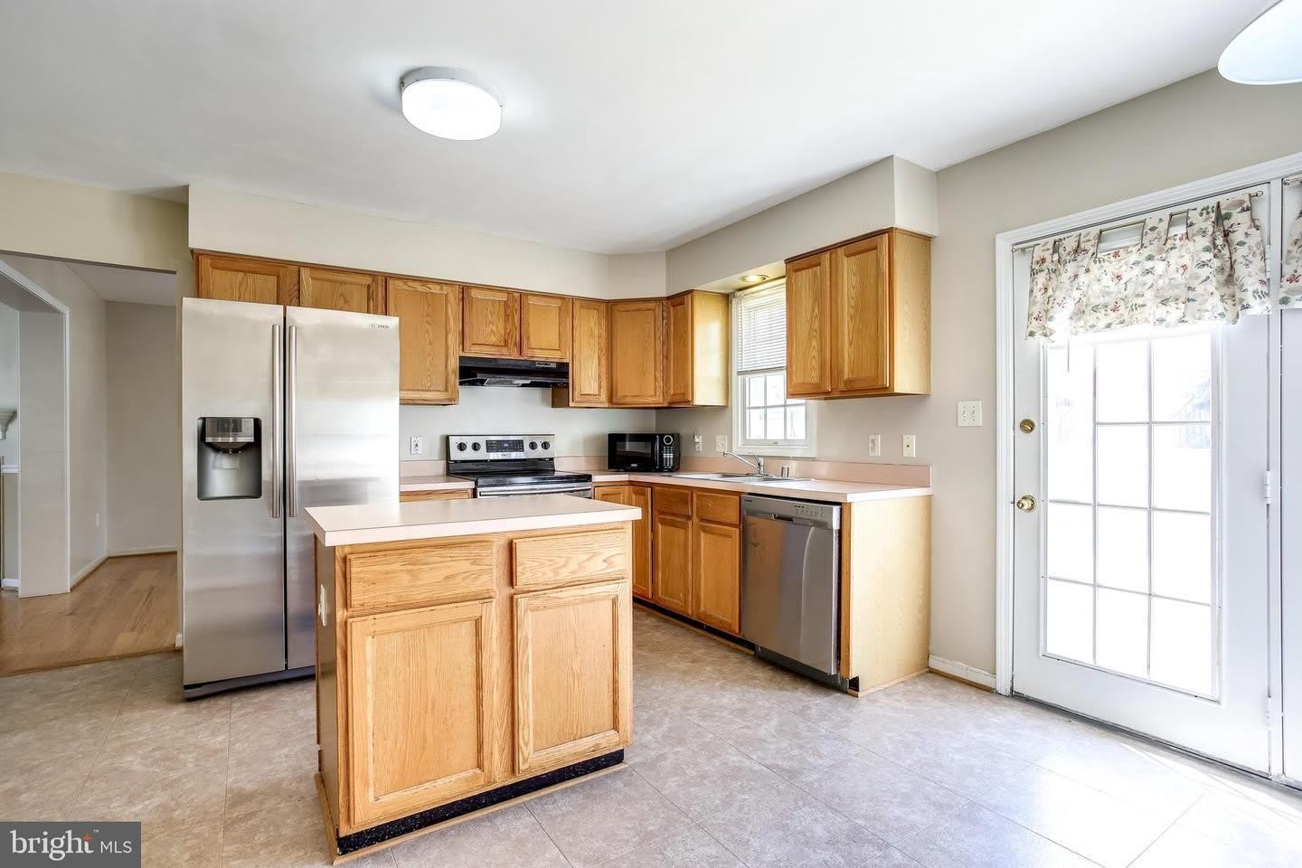 6412 HIGHBANKS Court – photo 4