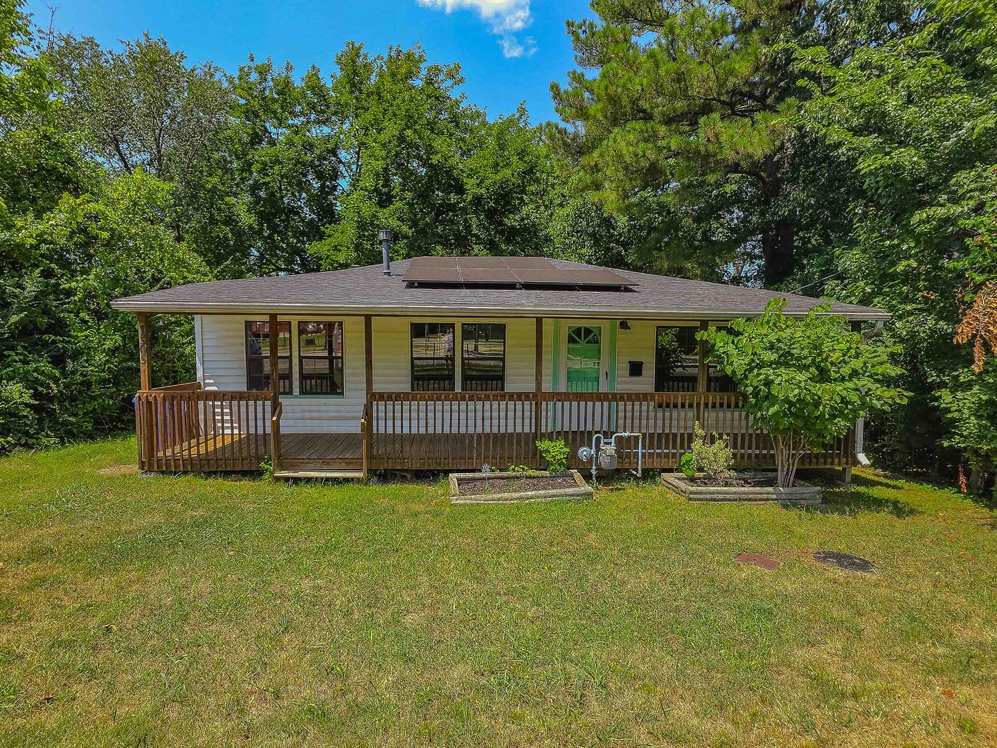 Charming 3 Bed 1.5 Bath home walkable to campus – photo 1
