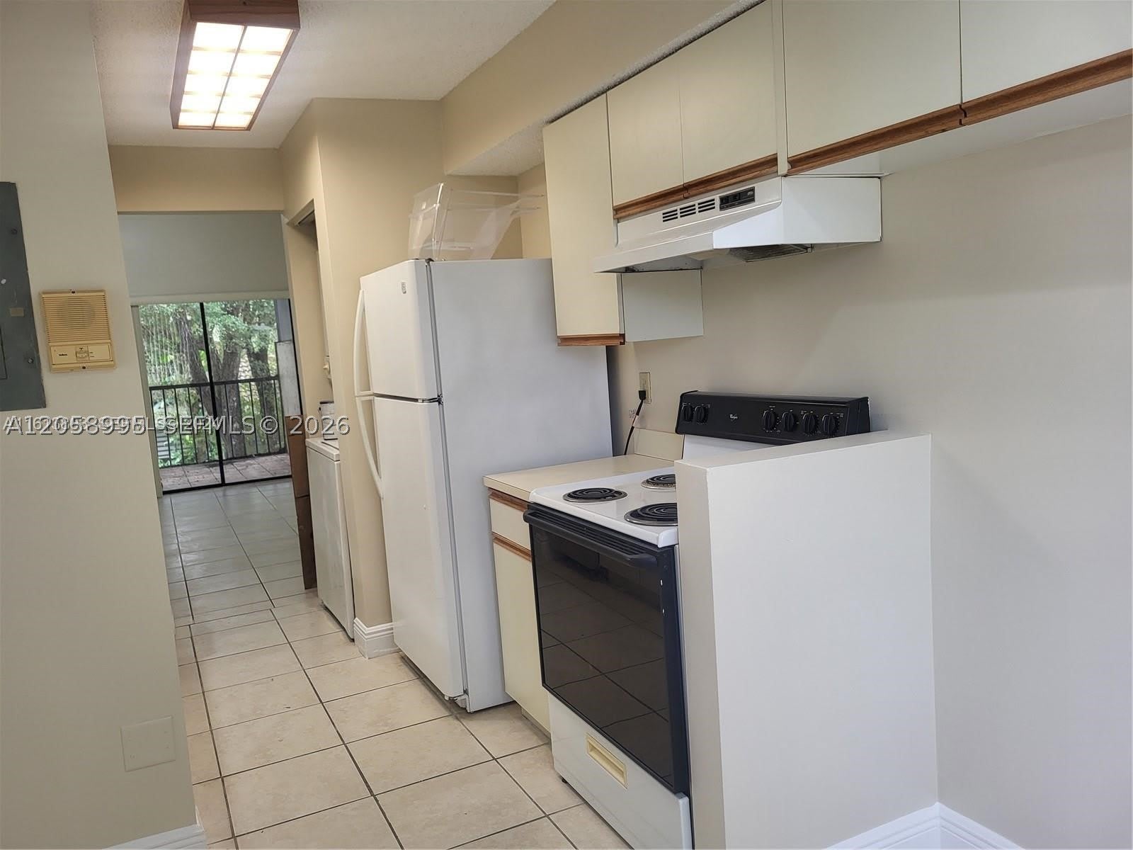 9843 SW 138th Ave – photo 5