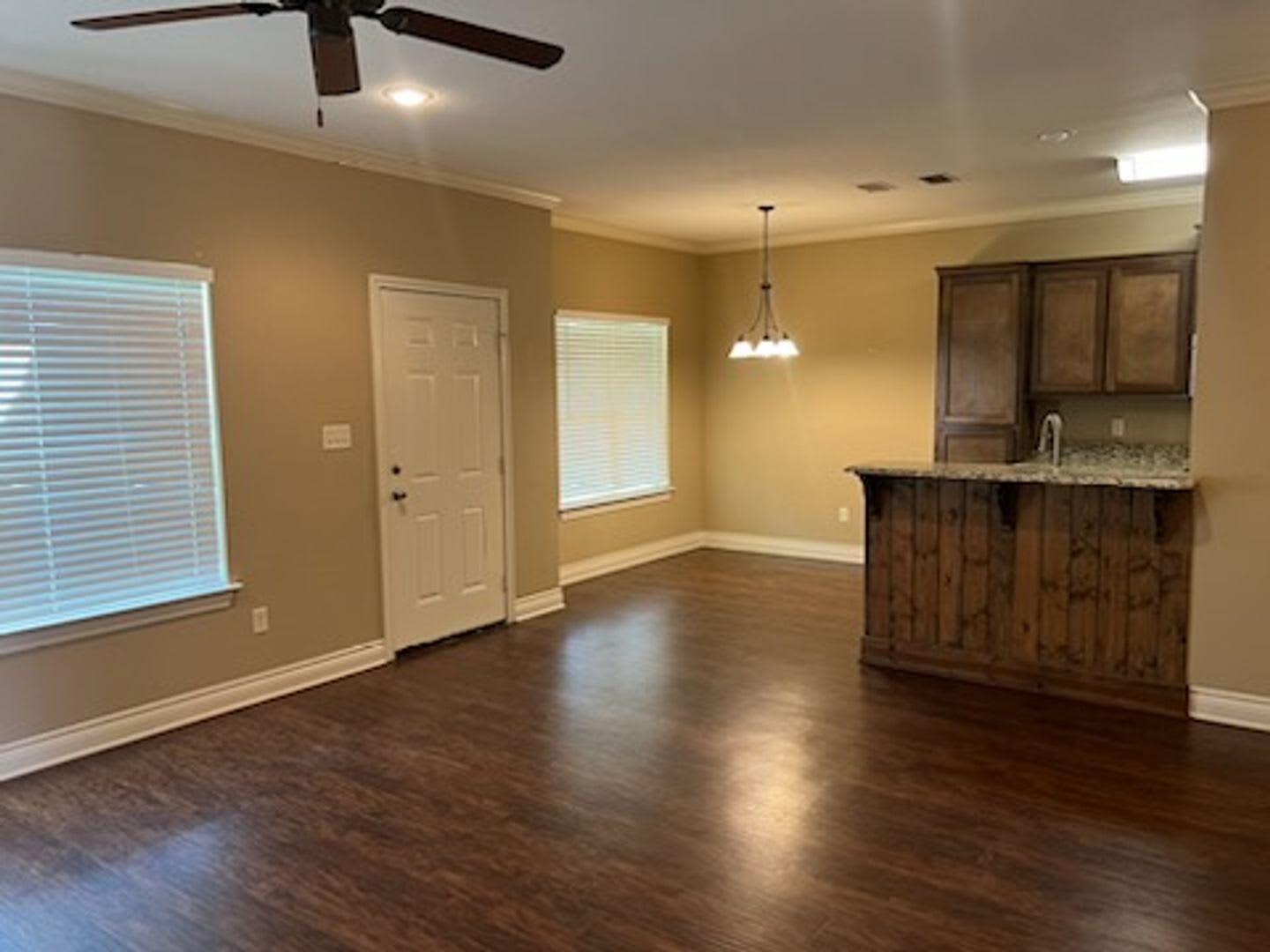 3920 Mobley Ln – photo 2