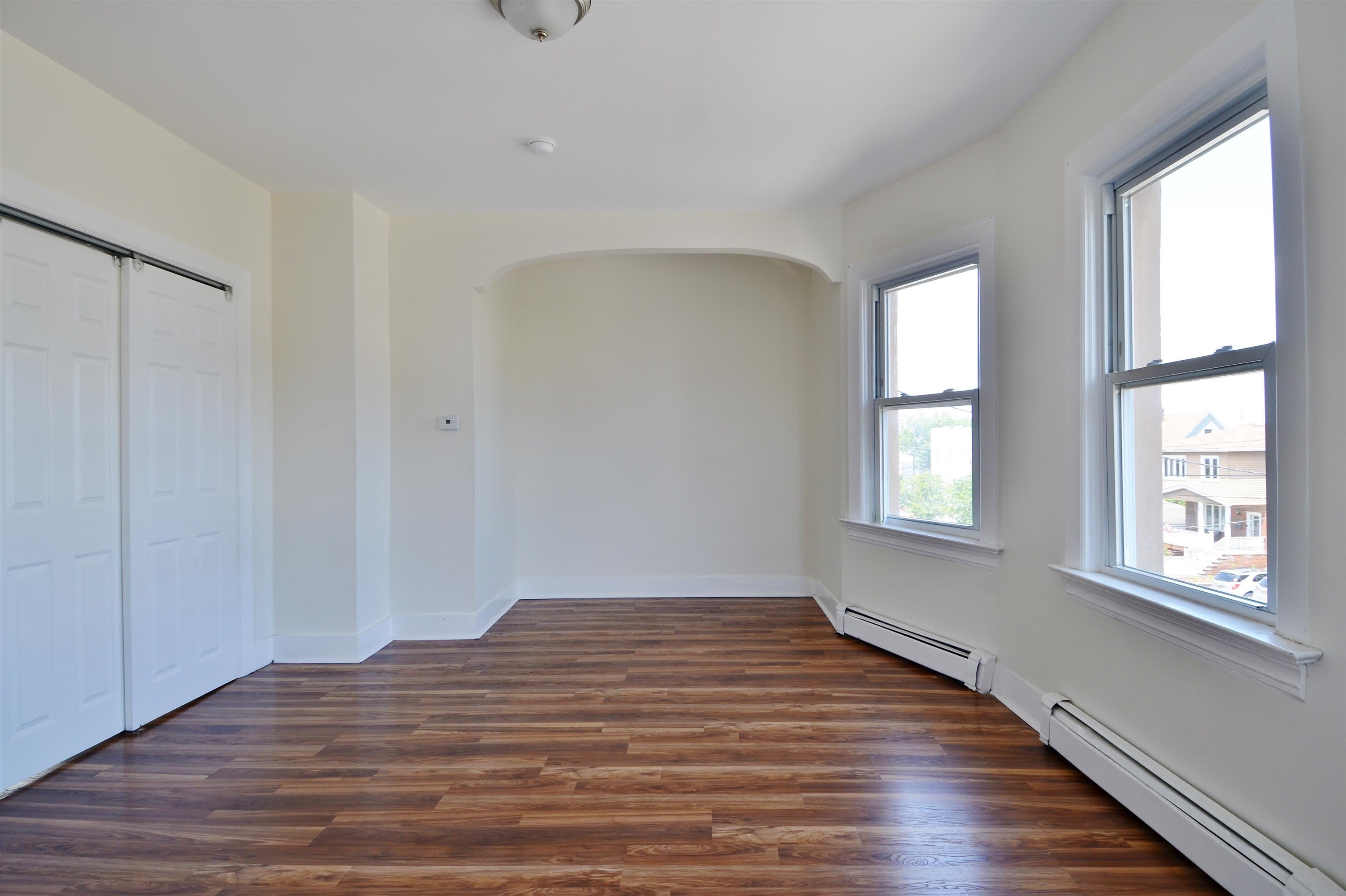 135 LORD AVE – photo 4