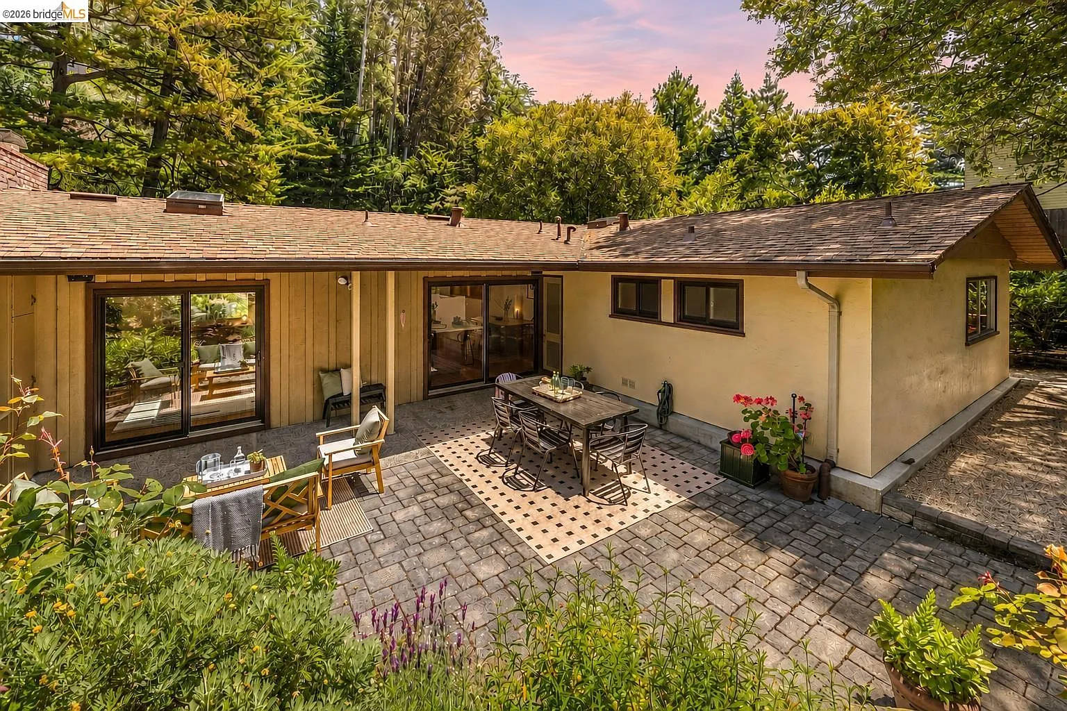 7200 Saroni Drive – photo 1