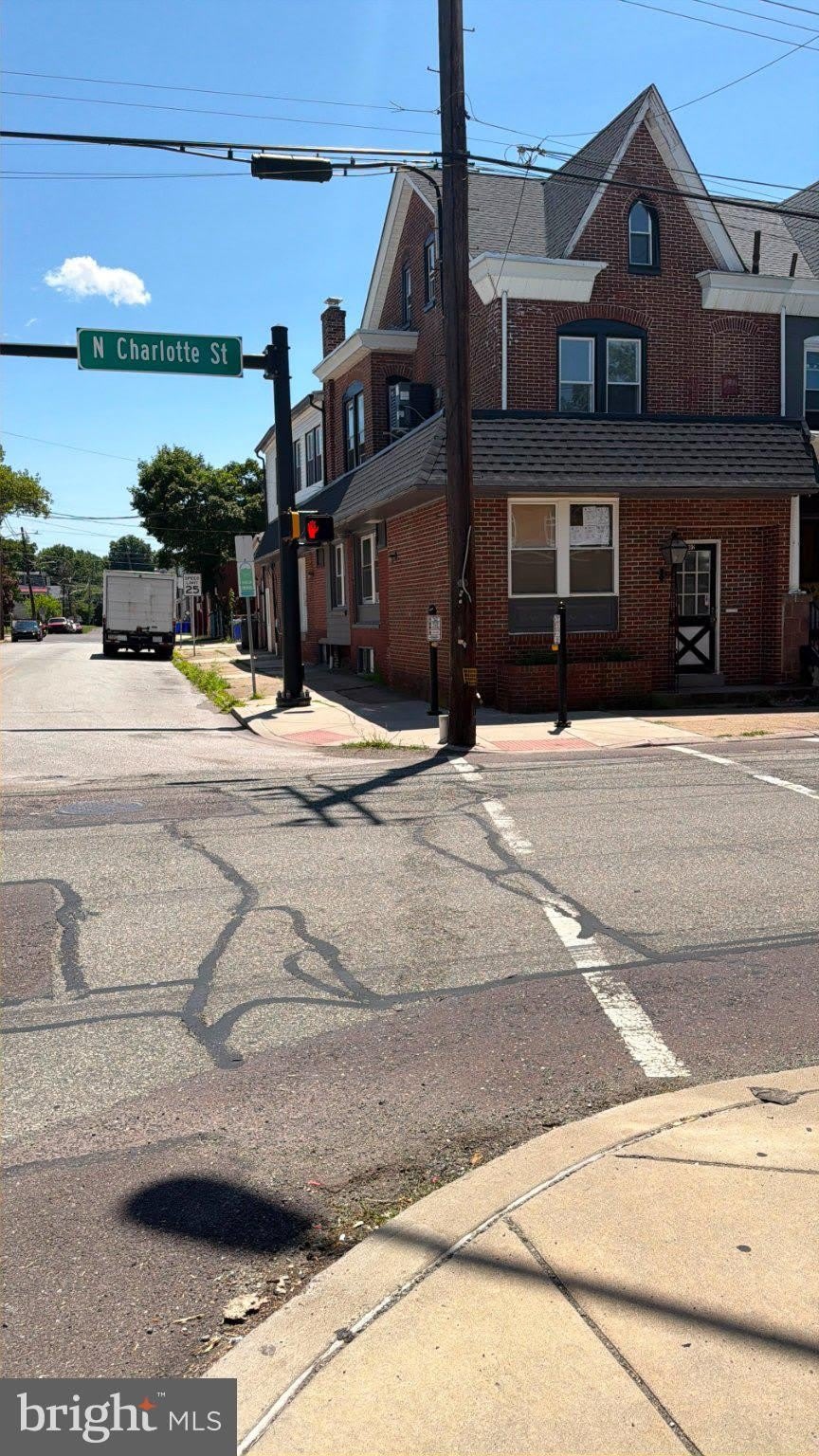404 N CHARLOTTE Street – photo 2