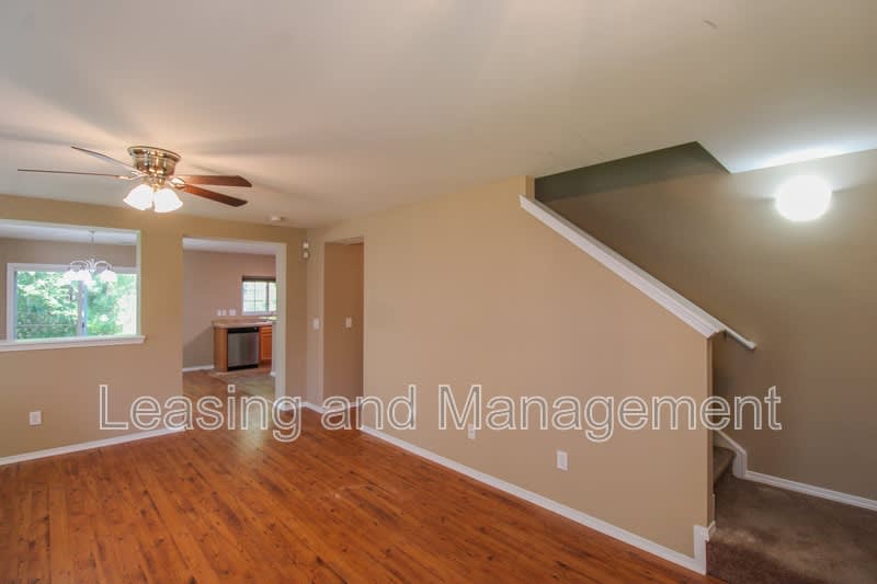 8811 Kellum Drive – photo 3