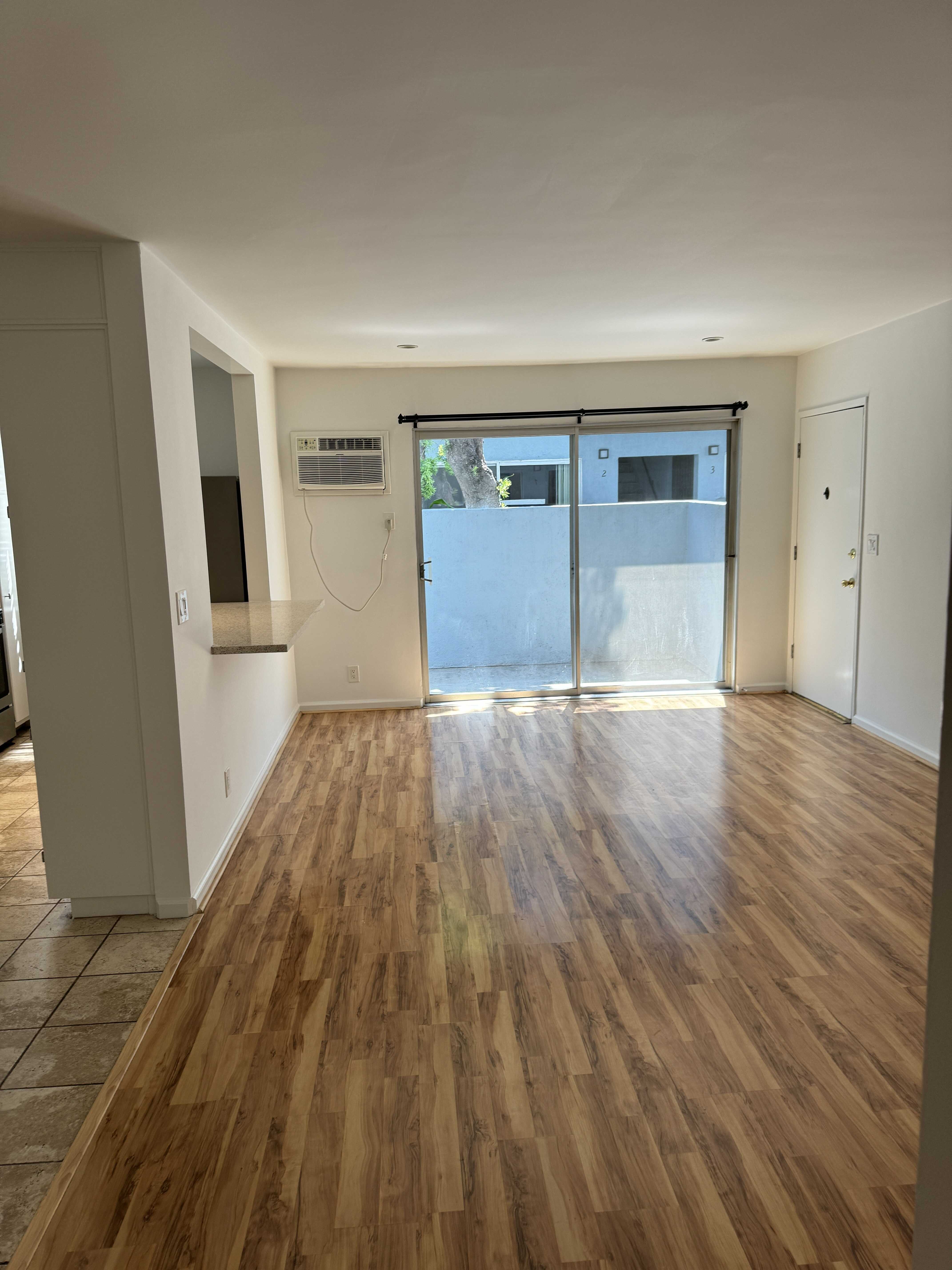 735 North Sycamore Avenue – photo 4