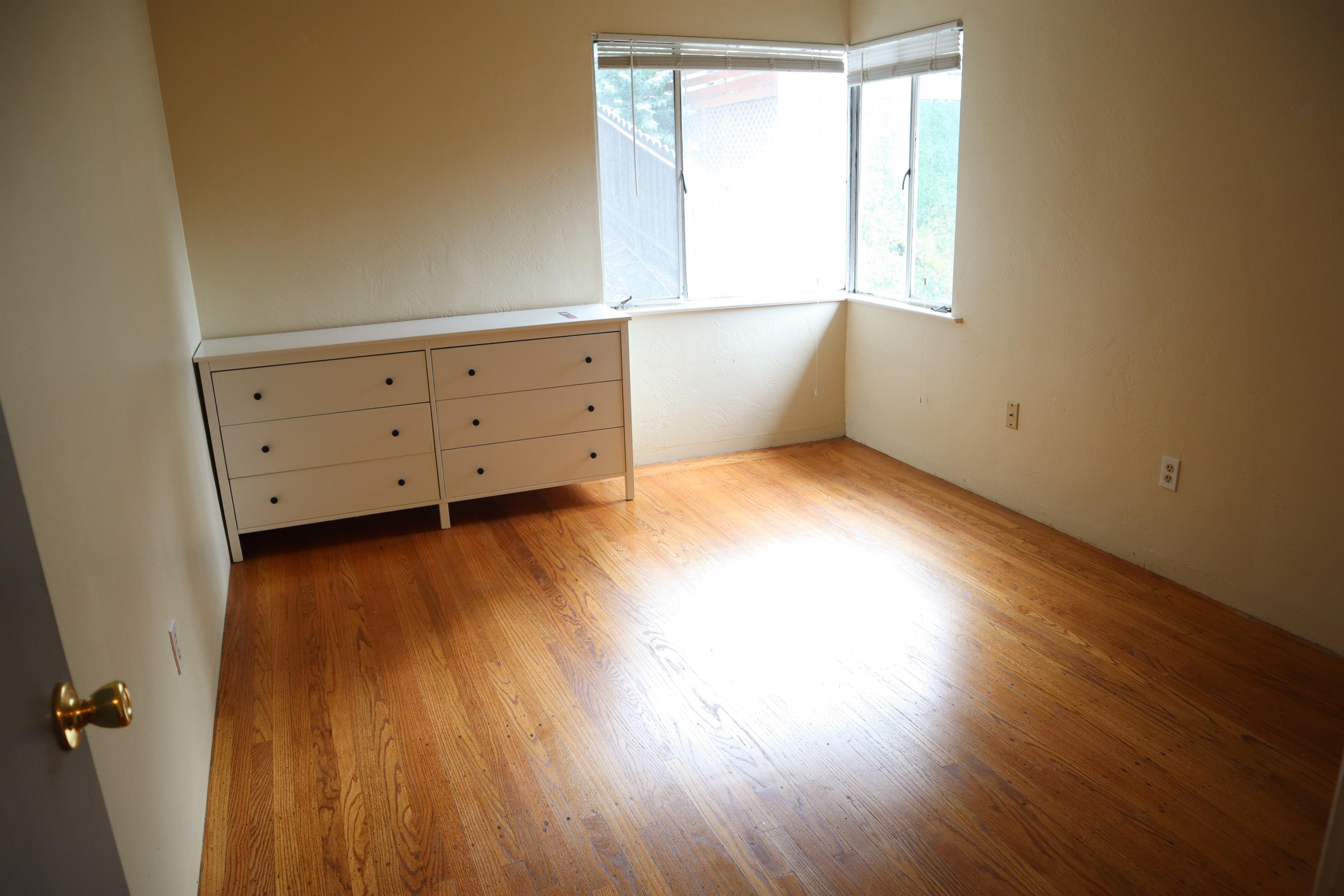 6518 Outlook Avenue – photo 4