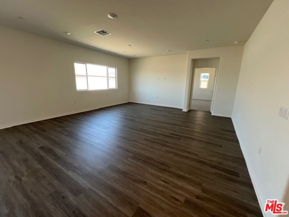 7323 Chetco River St – photo 2