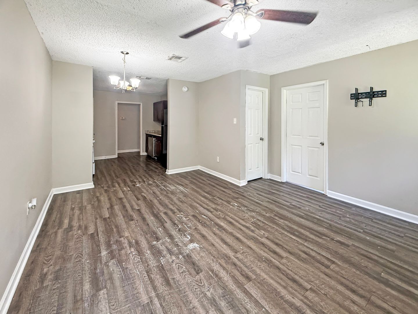Home For Lease – photo 3