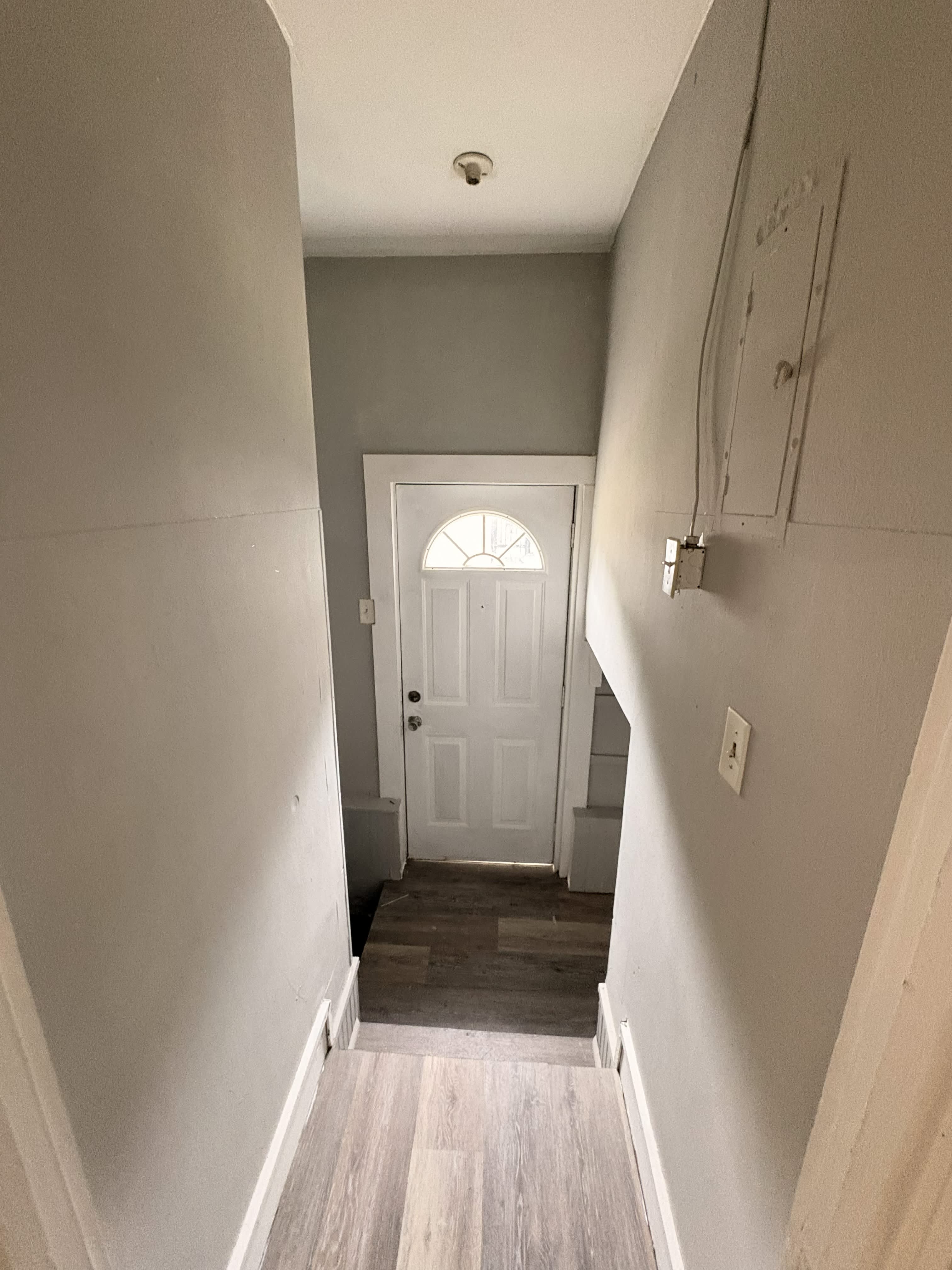 825 W Division St – photo 4