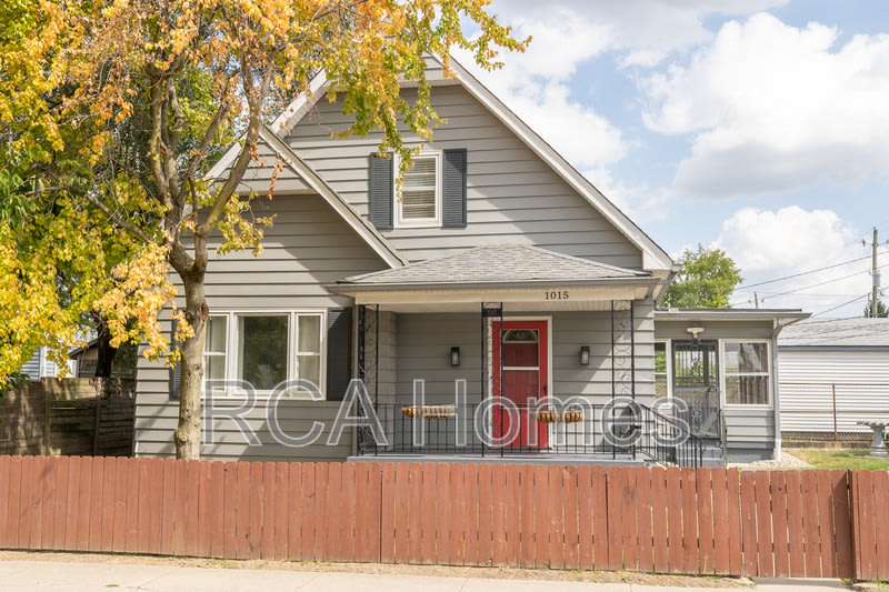 1015 Olive St – photo 1