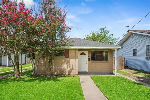 602 ARNOLD Avenue – photo 1