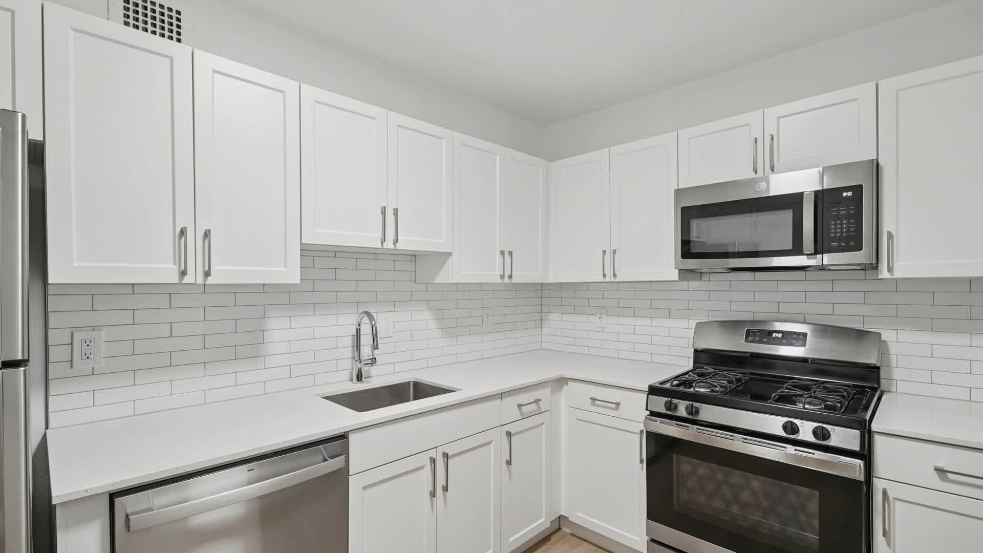 3003 Van Ness – photo 4