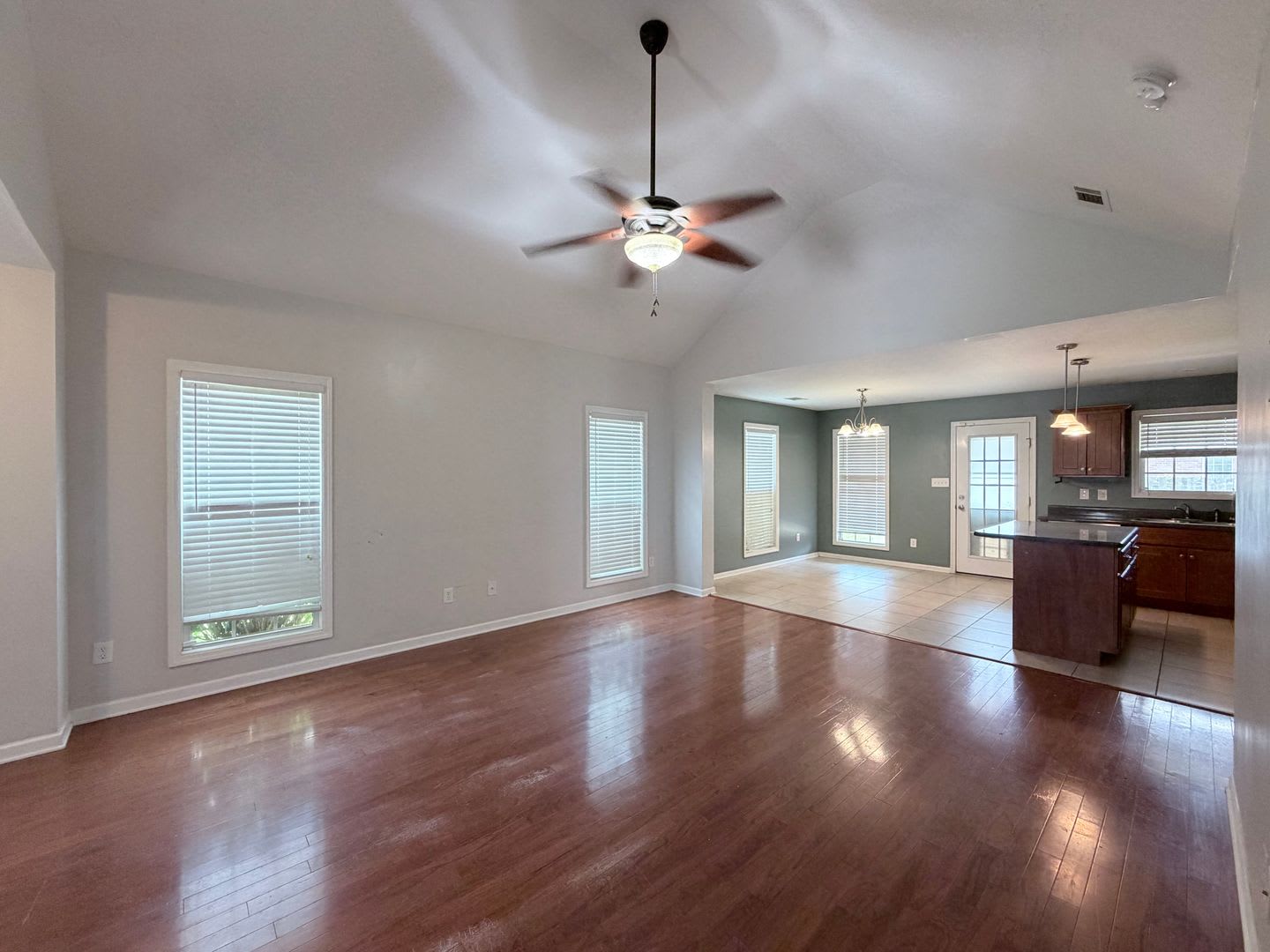 Before You Rent An Apartment In Grovetown 3Br 2 Baths Split Floor Plan Fenced Yard 2Car Garage Community Pool Extra Storage – photo 2