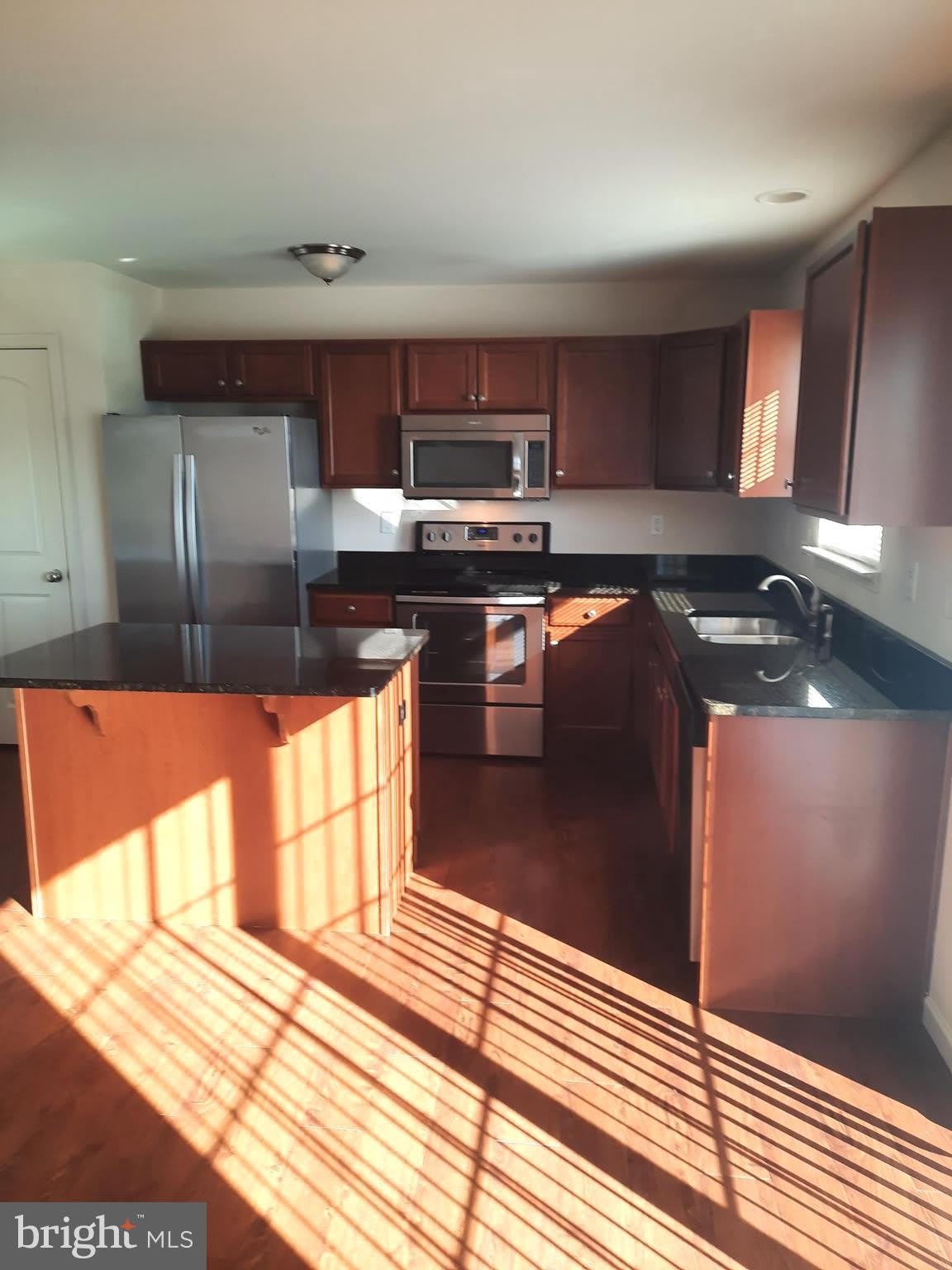 702 ADMIRALS QUAY Drive – photo 4