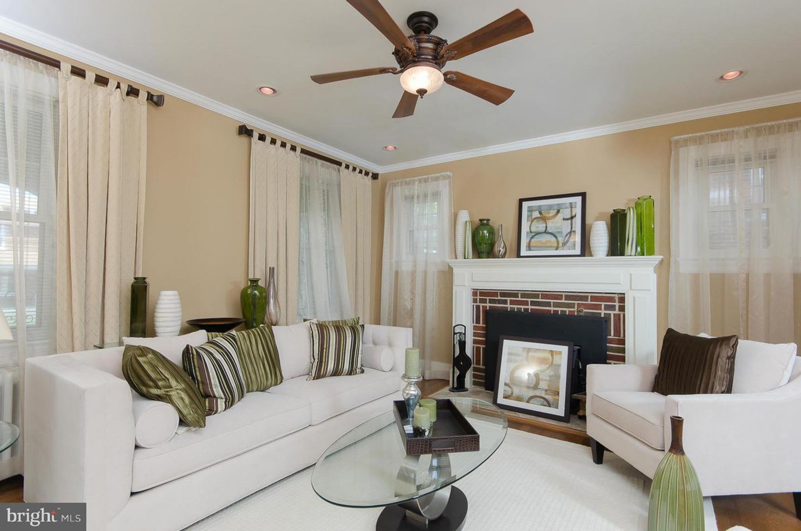 Spacious 4-level detached home – photo 4