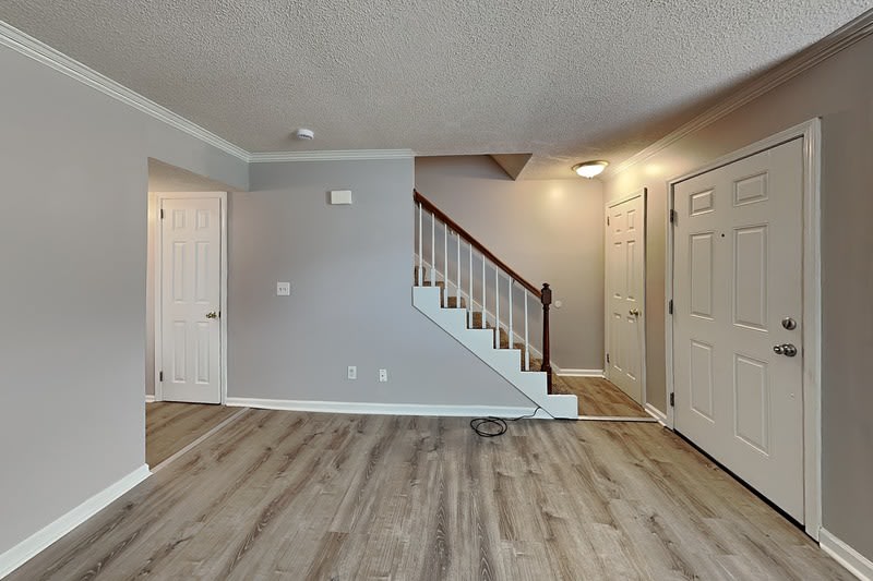 2468 Hampstead Dr – photo 4