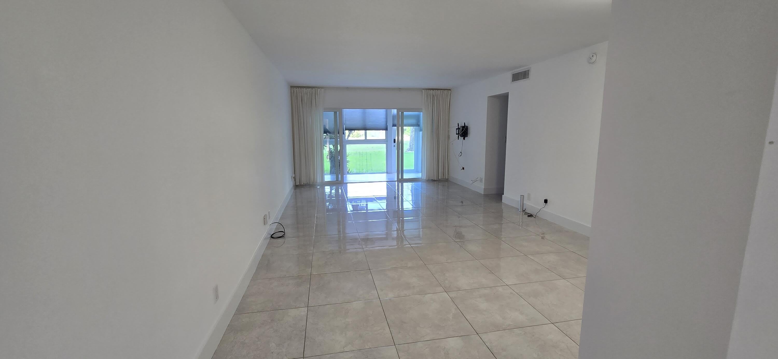 3300 N Palm Aire Drive – photo 5