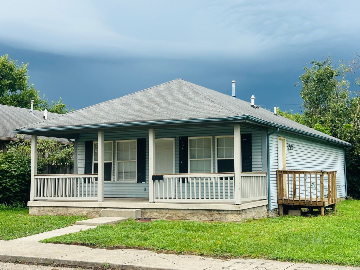 3 Bedroom Rambler Near NW Riverside! – photo 2