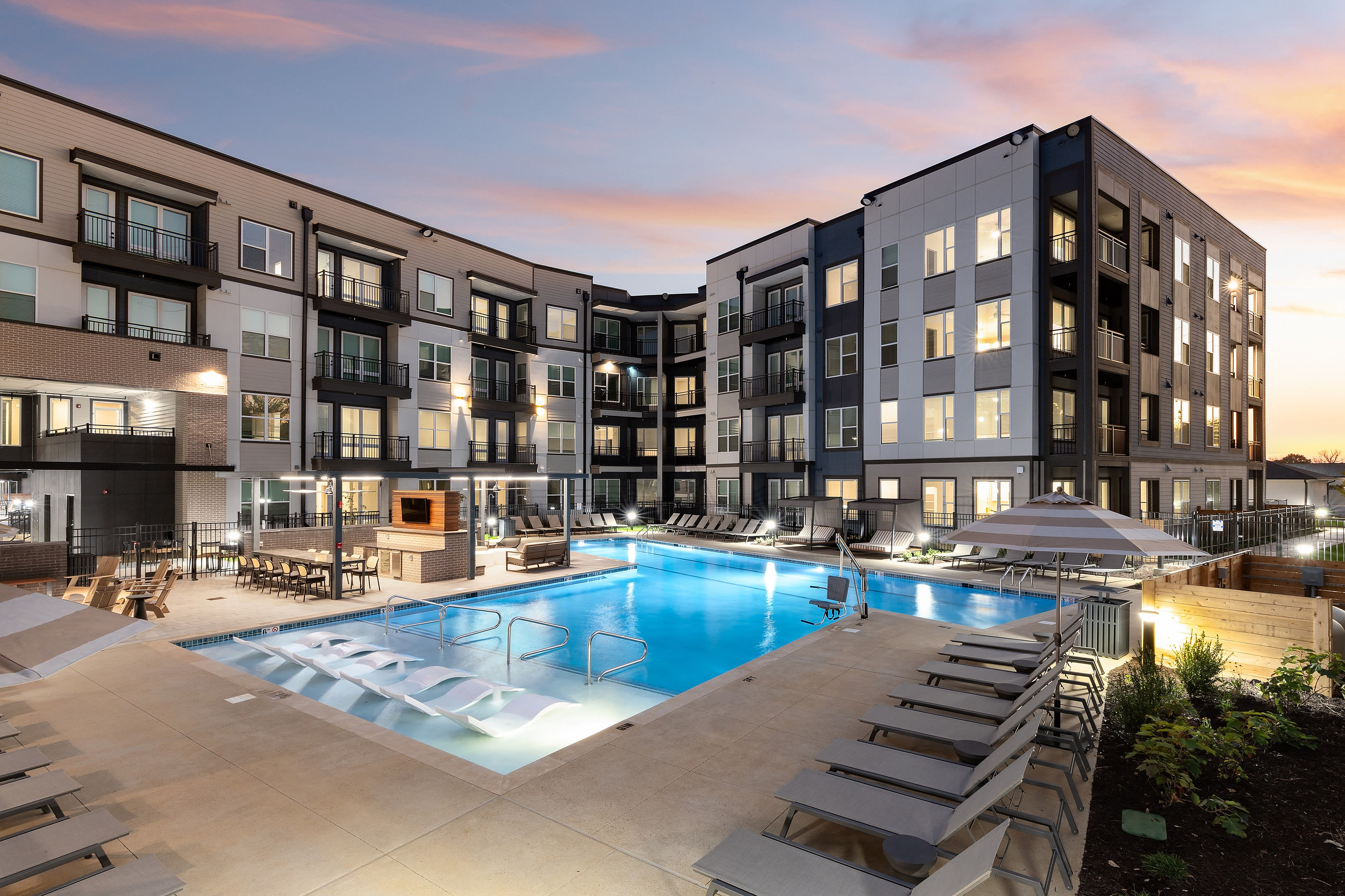 The Hickory at Indian Lake Village – photo 2