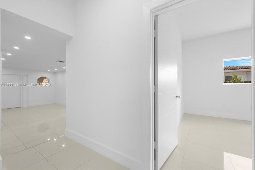 15104 N Miami Ave – photo 5