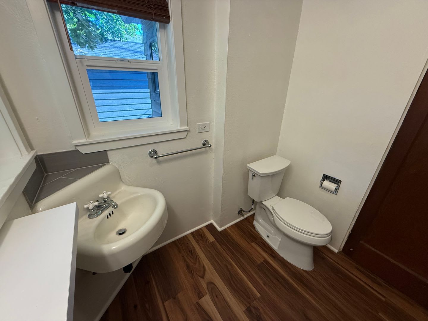 Adorable Downtown House, Newer Flooring/Paint/Appliances, A/C, Storage, Fenced Rear Yard – photo 5