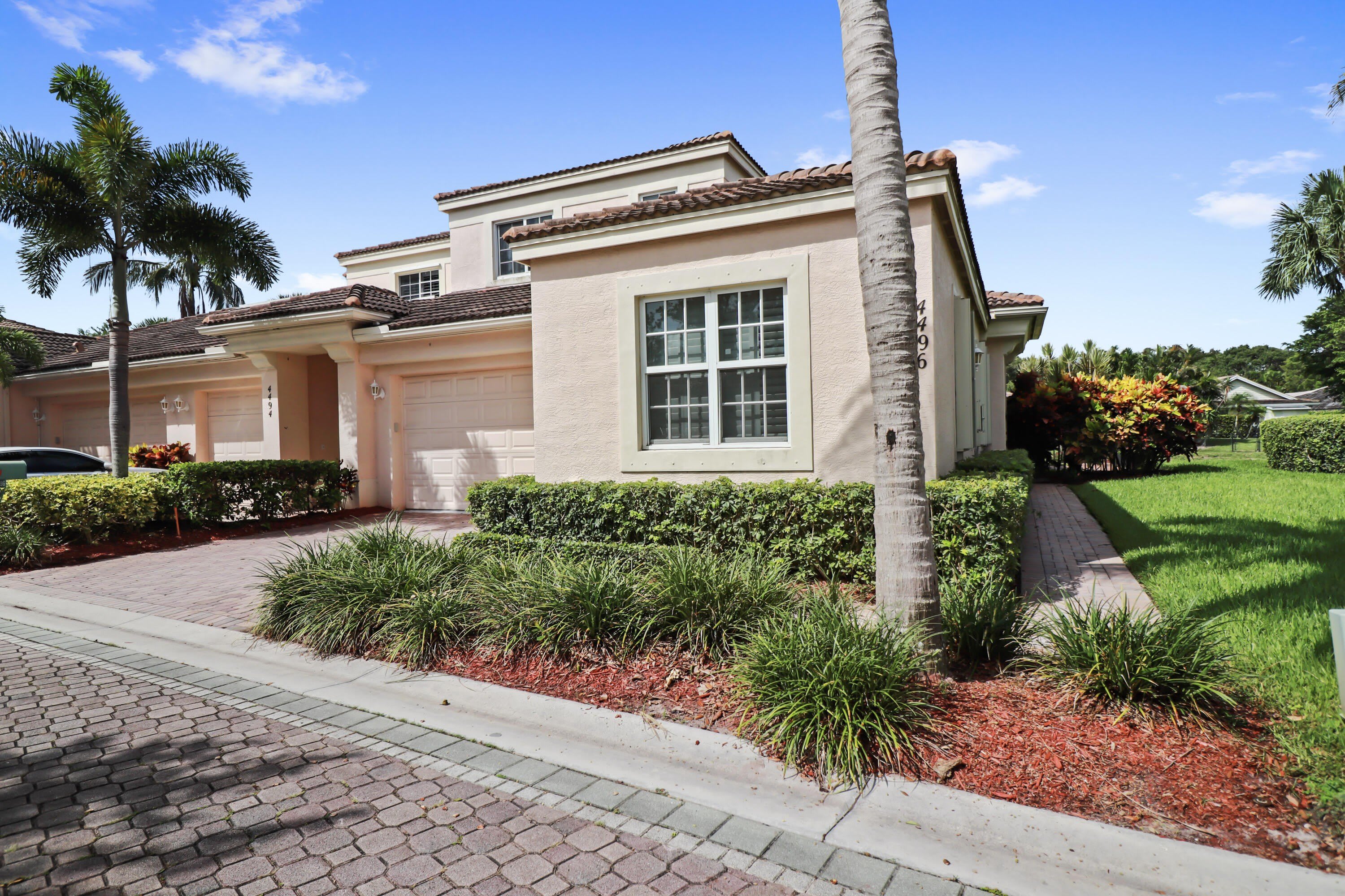 4496 Hickory Drive – photo 2