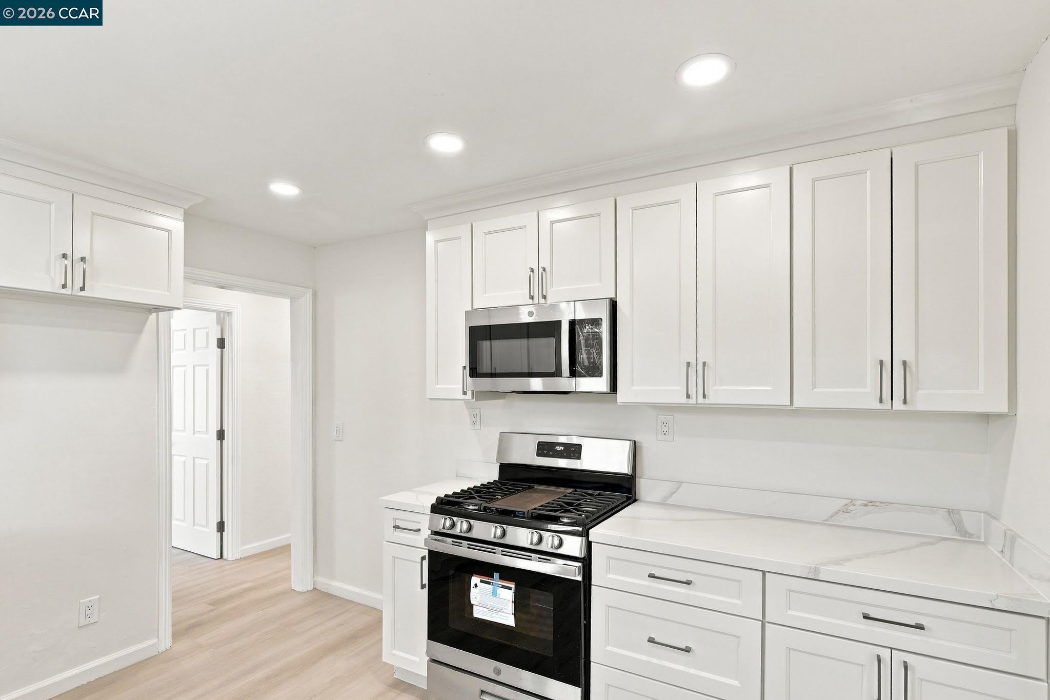 53 Ramona St – photo 4
