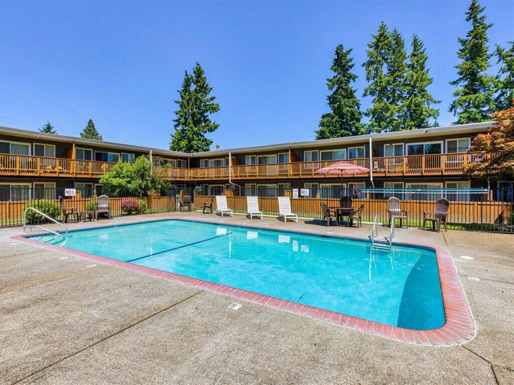 Camille Court Apartments – photo 1