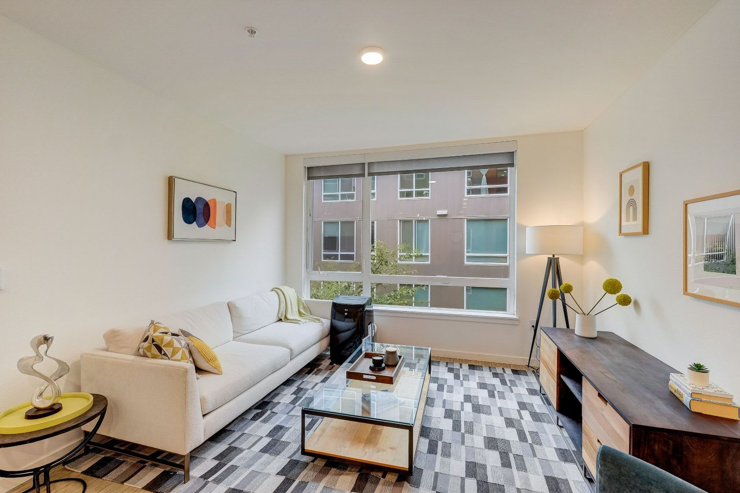 2929 1St Avenue – photo 3