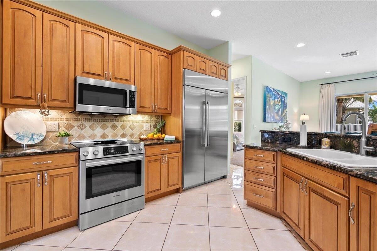 72 Waterway Road – photo 5