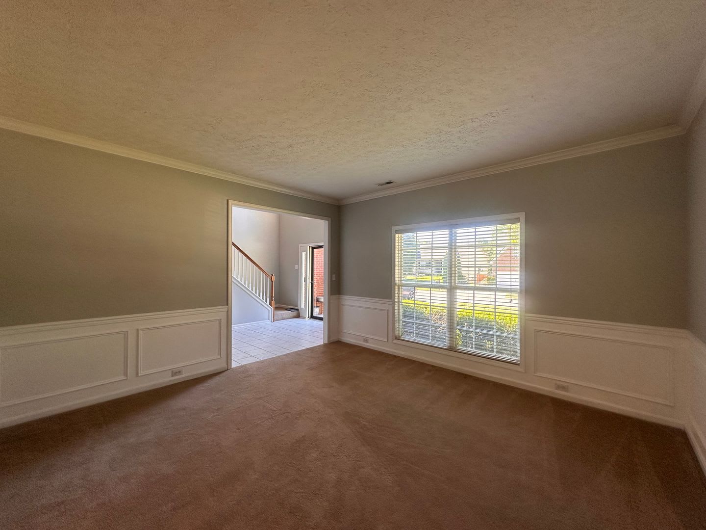 Spacious 4-Bedroom Home in Prospect – Lawn Care Included! – photo 3