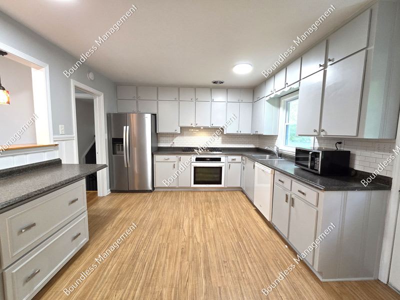 2233 Leafmore Dr – photo 5
