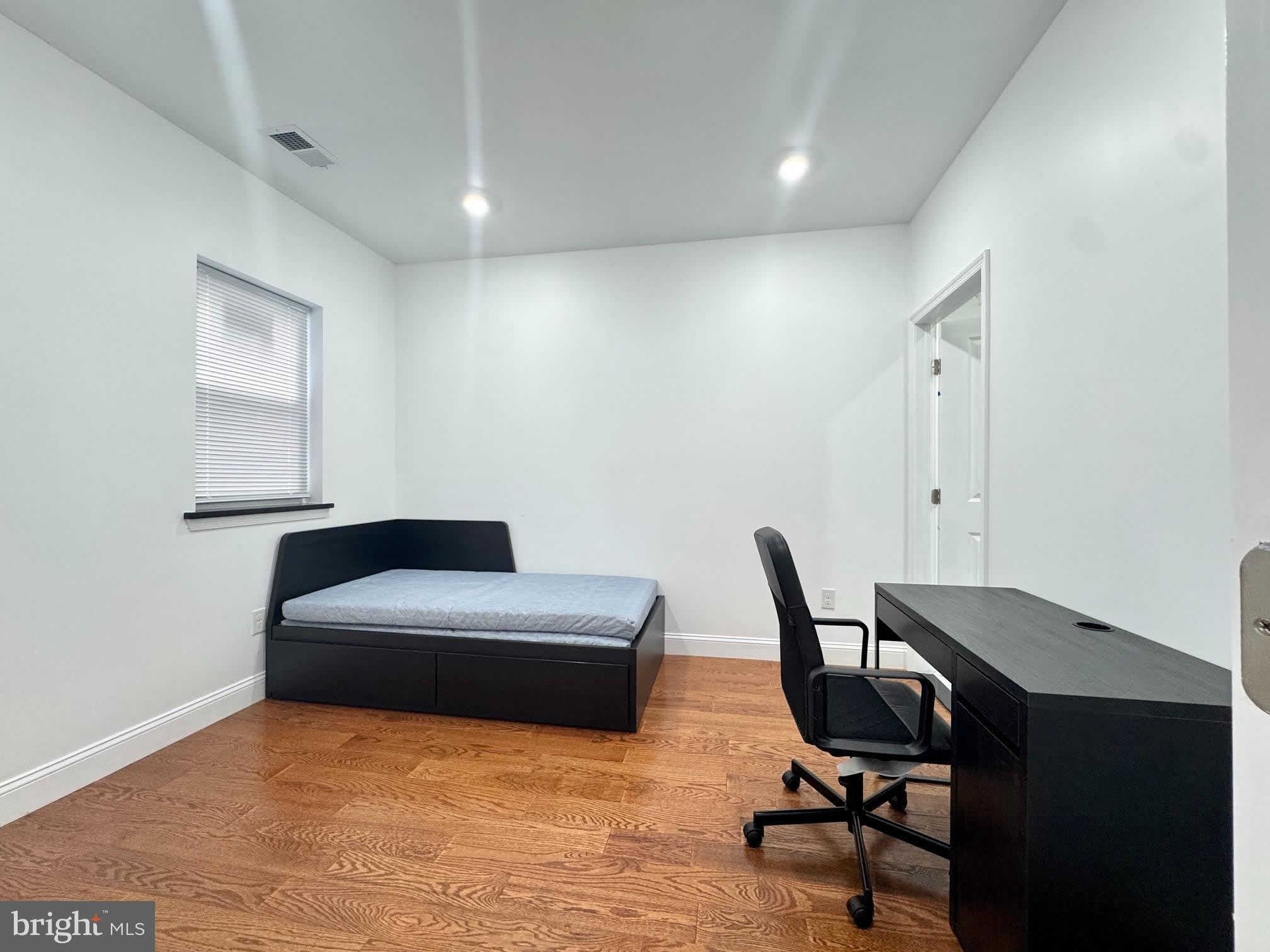 3825 LANCASTER Avenue – photo 4