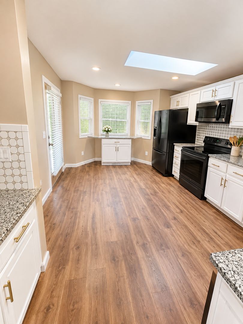 Beautiful 2 bedroom w/ den 2 bathroom home near Fairway Golf Course – photo 3