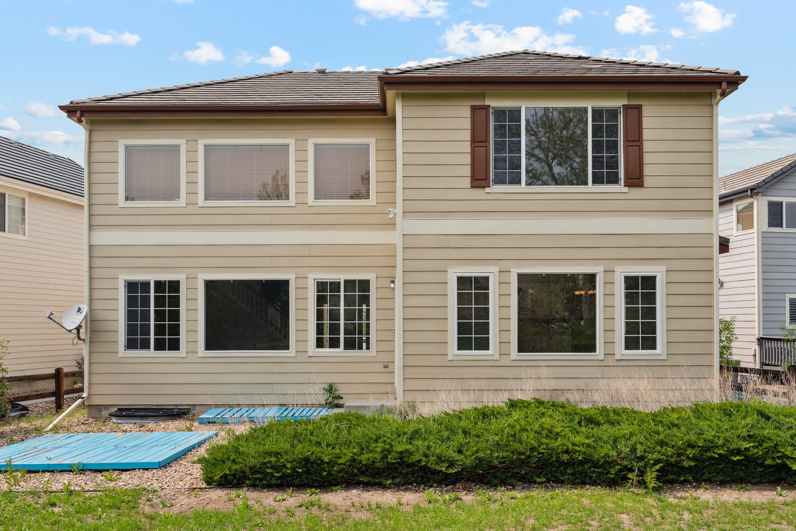 Fantastic 4 Bed with Office in The Farm – photo 3