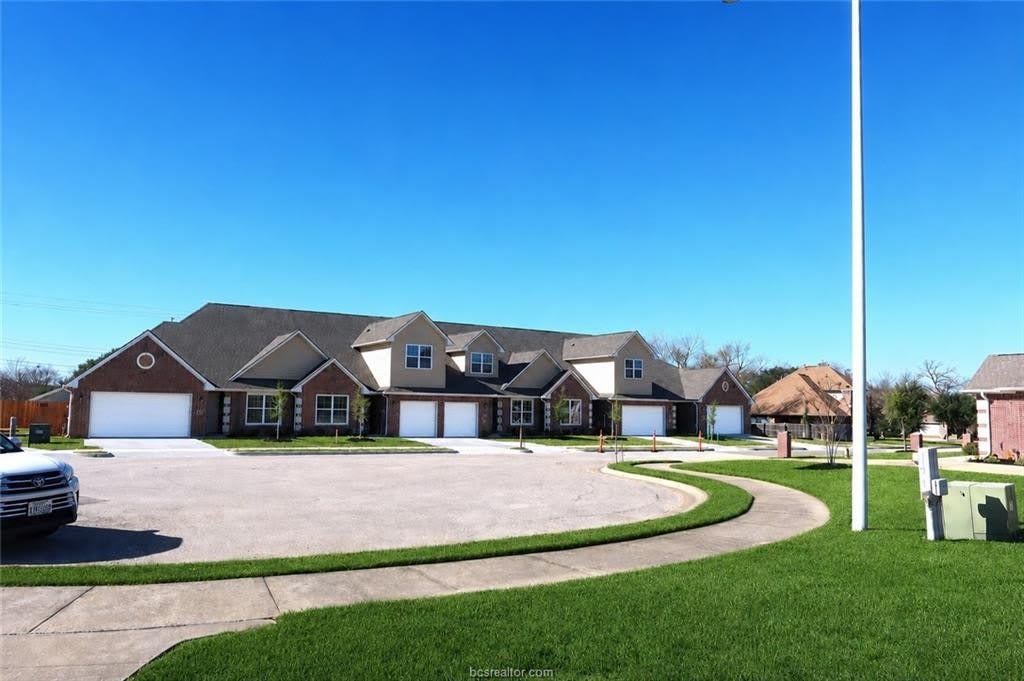 2004 Reagan Court – photo 2