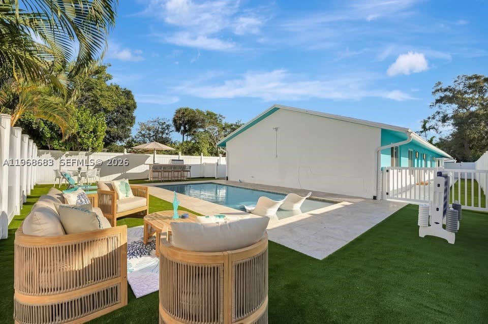 1319 SW 30th St – photo 3