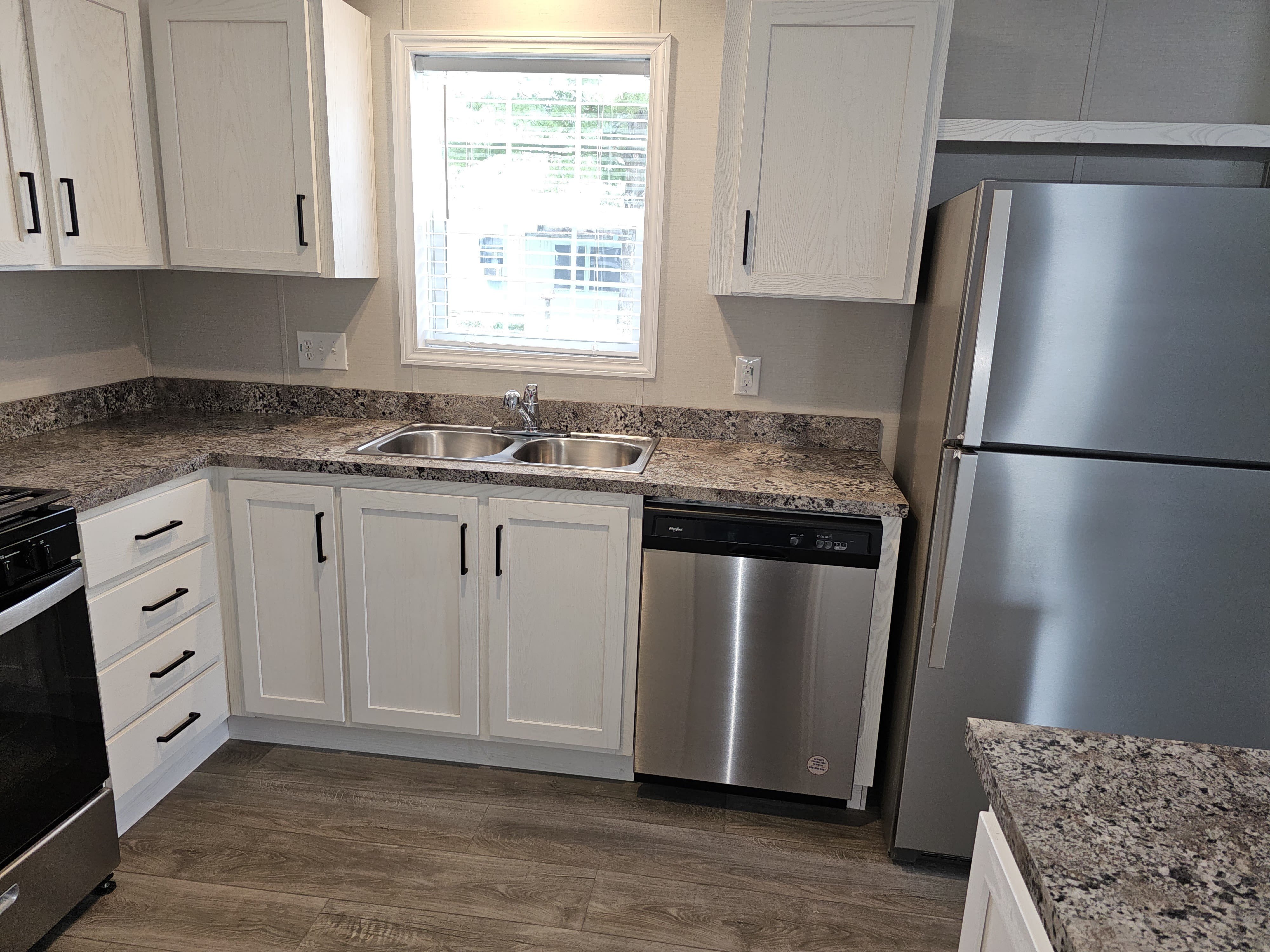 855 W Jefferson – photo 2