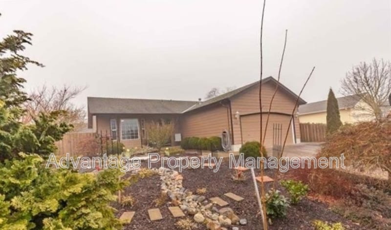 3122 30th SE – photo 2