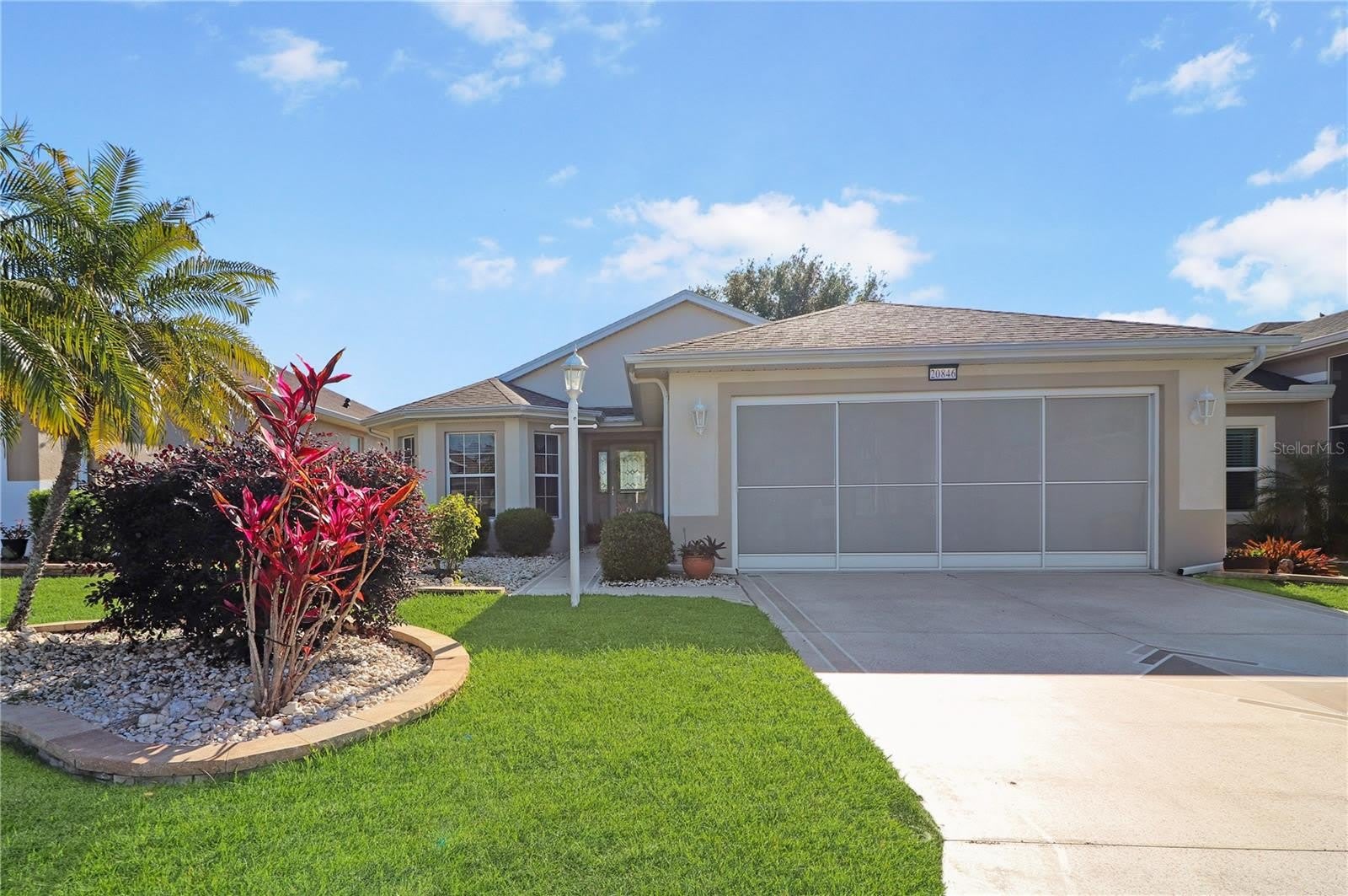 20846 QUEEN ALEXANDRA Drive – photo 1